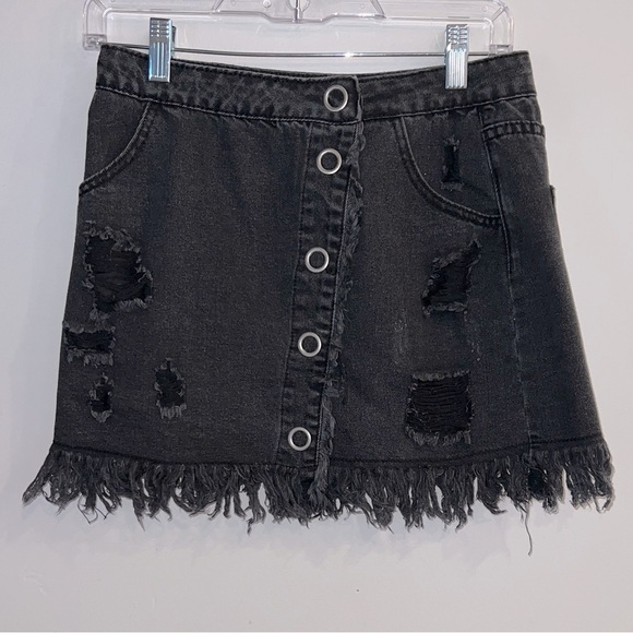 Signature8 Dresses & Skirts - SIGNATURE8 Women’s Black Distressed Raw Hem Denim Mini Skirt Size S